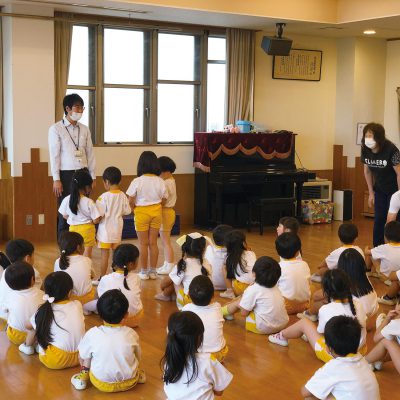 地元の幼稚園に自由帳プレゼント